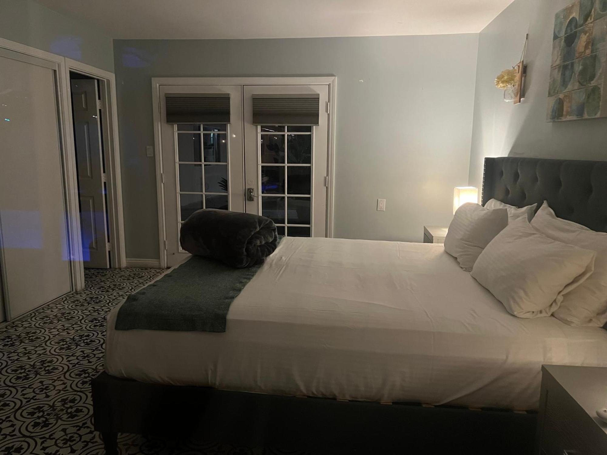 Exotic Dreams Resort Adults Only Palm Springs Exterior photo