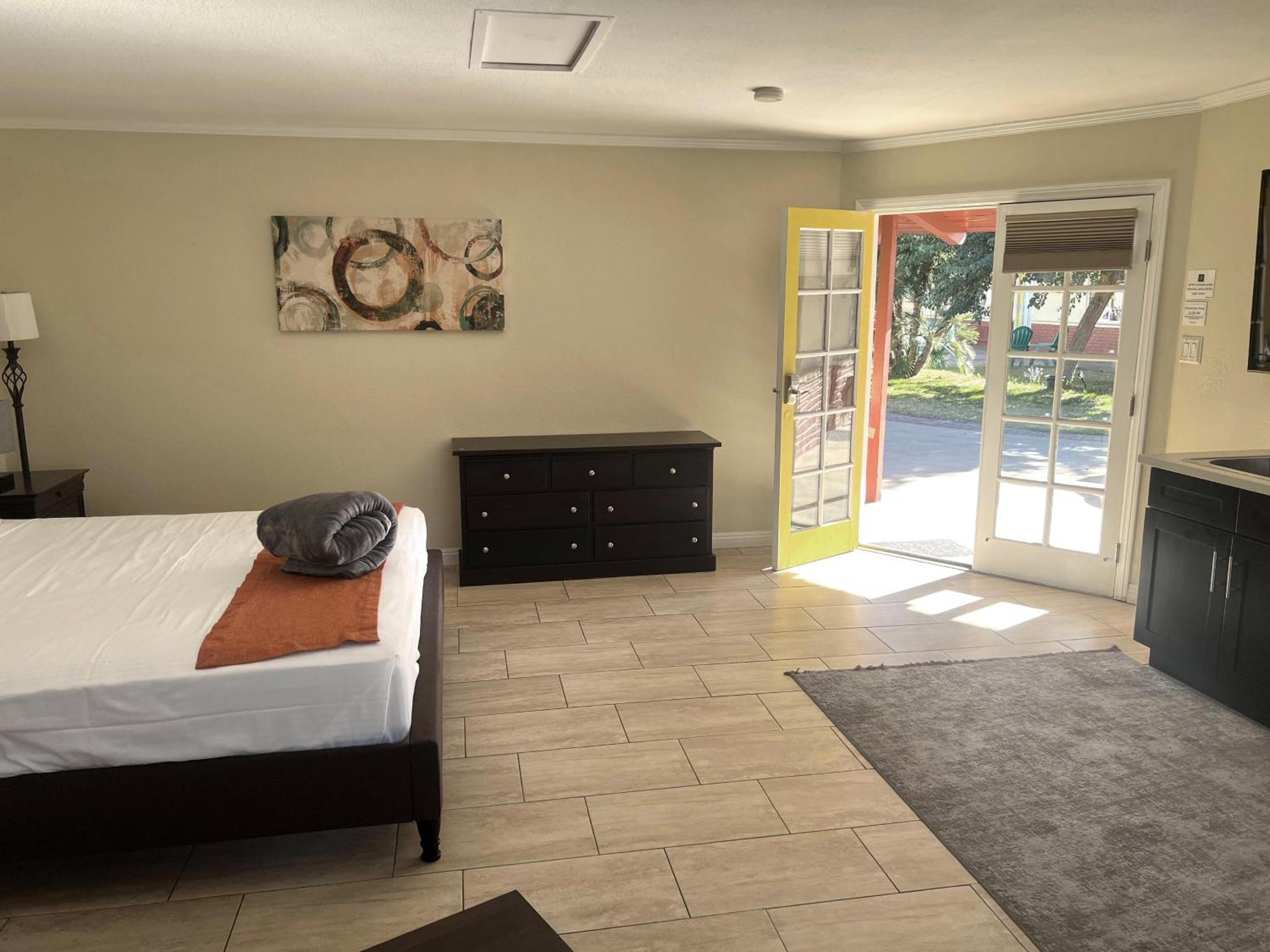 Exotic Dreams Resort Adults Only Palm Springs Exterior photo